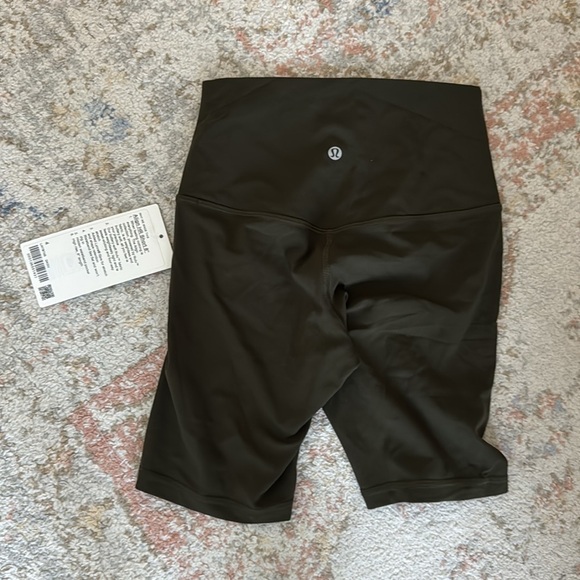 NWT LULULEMON ALIGN SHORT - Picture 3 of 3